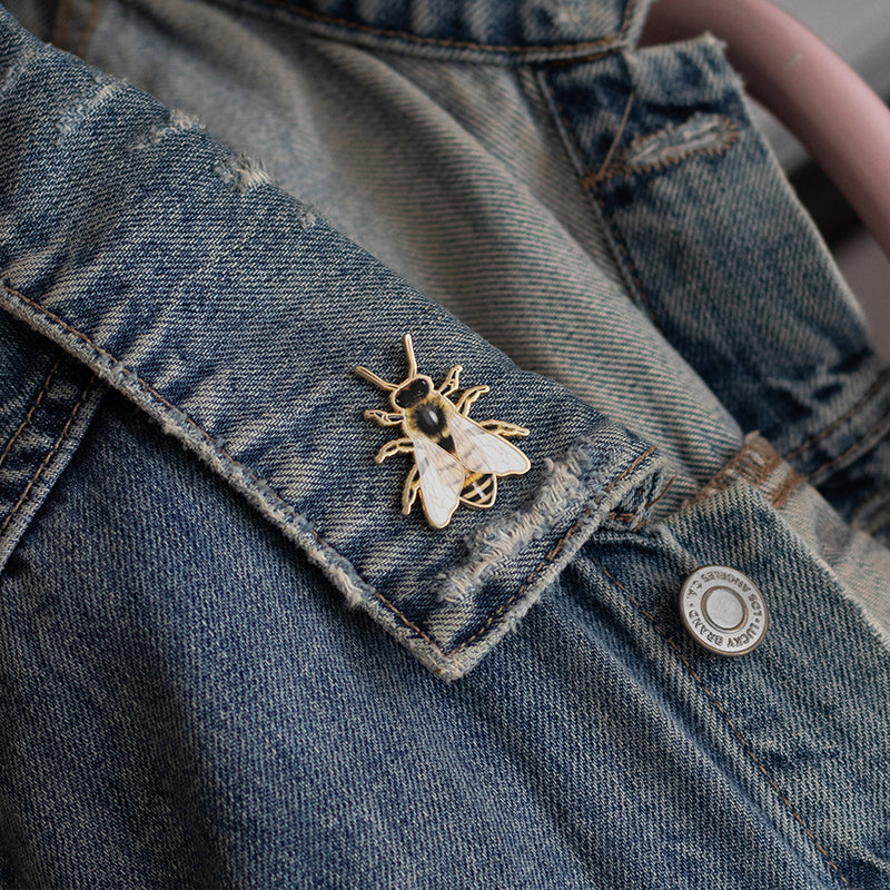 European Honey Bee Enamel Pin | Arkansas, Georgia, Kansas, Louisiana, Maine, Mississippi, Missouri, Nebraska, New Jersey, North Carolina, South Dakota, Tennessee, Utah, Vermont, Wisconsin State Insect